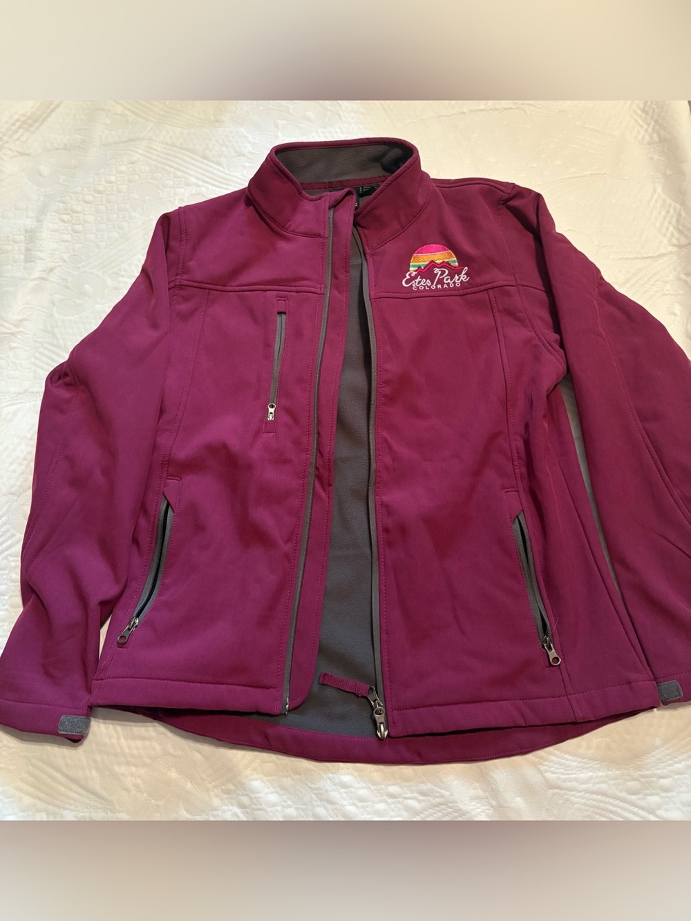 Prairie Mountain Estes Park Colorado Softshell Jacket Women’s Medium Burgundy